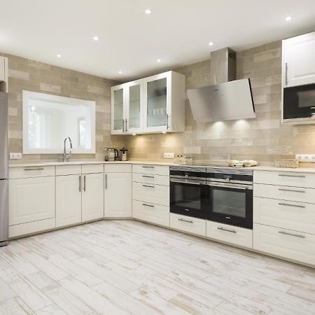 Sitges Spaces Mediterranean Apartments 5 Bedrooms, 4 Bathrooms, 75M2 Terrace, Centre Sitges- Sleeps 11 Экстерьер фото