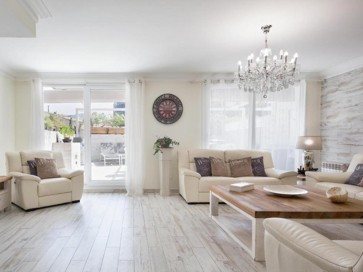 Sitges Spaces Mediterranean Apartments 5 Bedrooms, 4 Bathrooms, 75M2 Terrace, Centre Sitges- Sleeps 11 Экстерьер фото