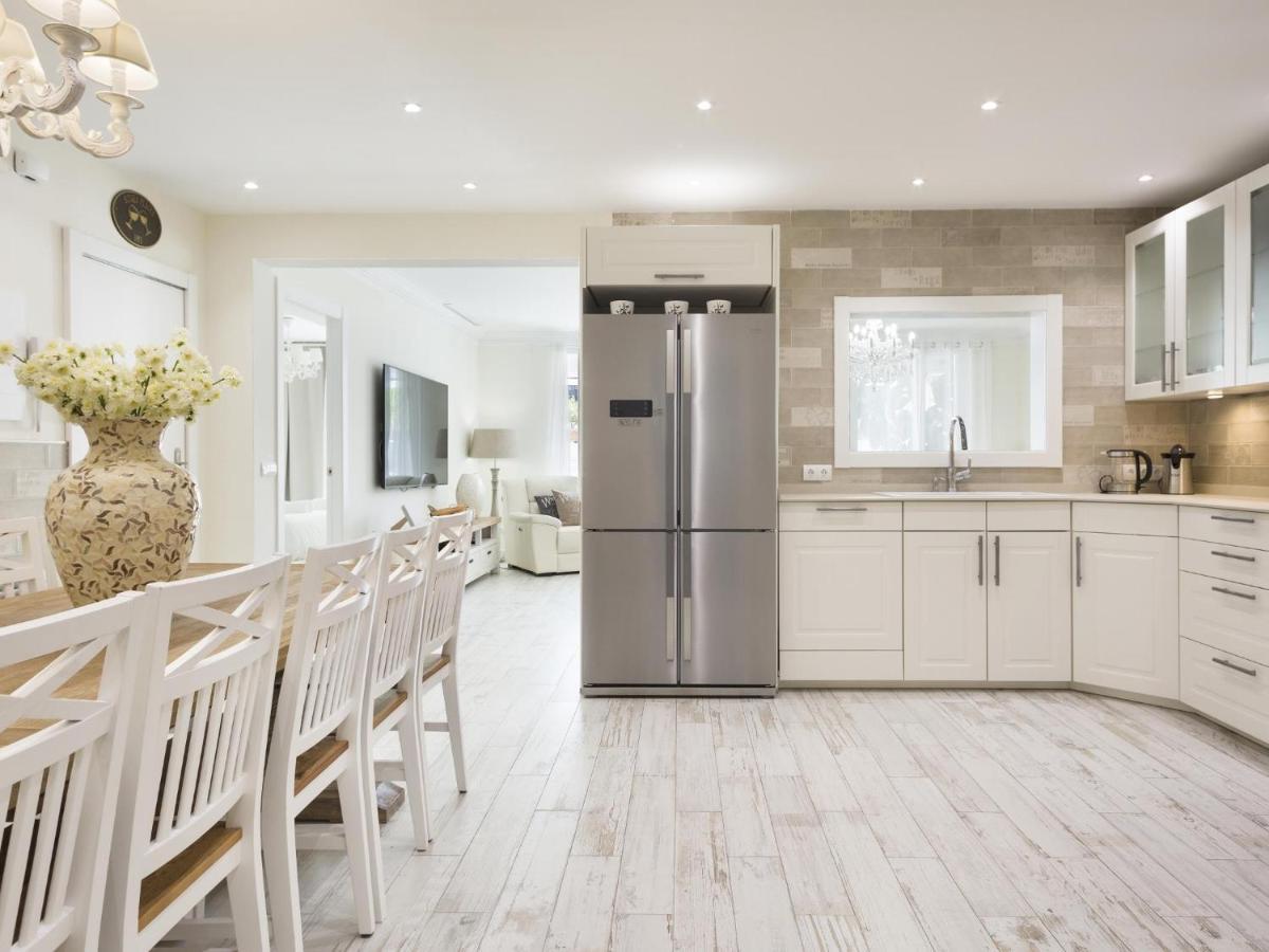 Sitges Spaces Mediterranean Apartments 5 Bedrooms, 4 Bathrooms, 75M2 Terrace, Centre Sitges- Sleeps 11 Экстерьер фото