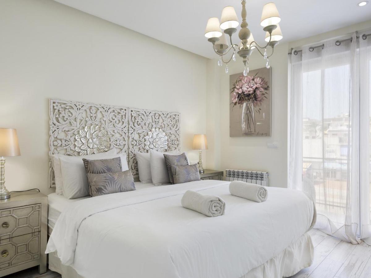 Sitges Spaces Mediterranean Apartments 5 Bedrooms, 4 Bathrooms, 75M2 Terrace, Centre Sitges- Sleeps 11 Экстерьер фото