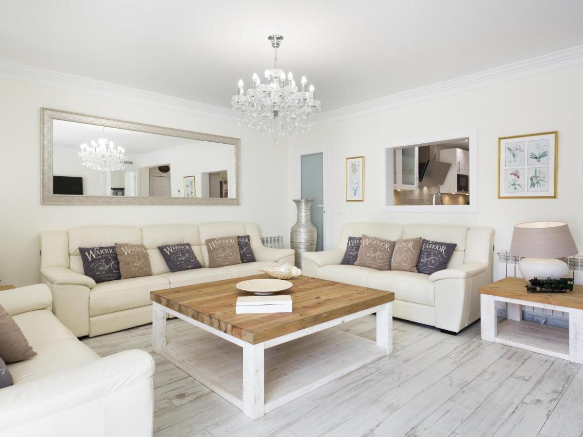 Sitges Spaces Mediterranean Apartments 5 Bedrooms, 4 Bathrooms, 75M2 Terrace, Centre Sitges- Sleeps 11 Экстерьер фото