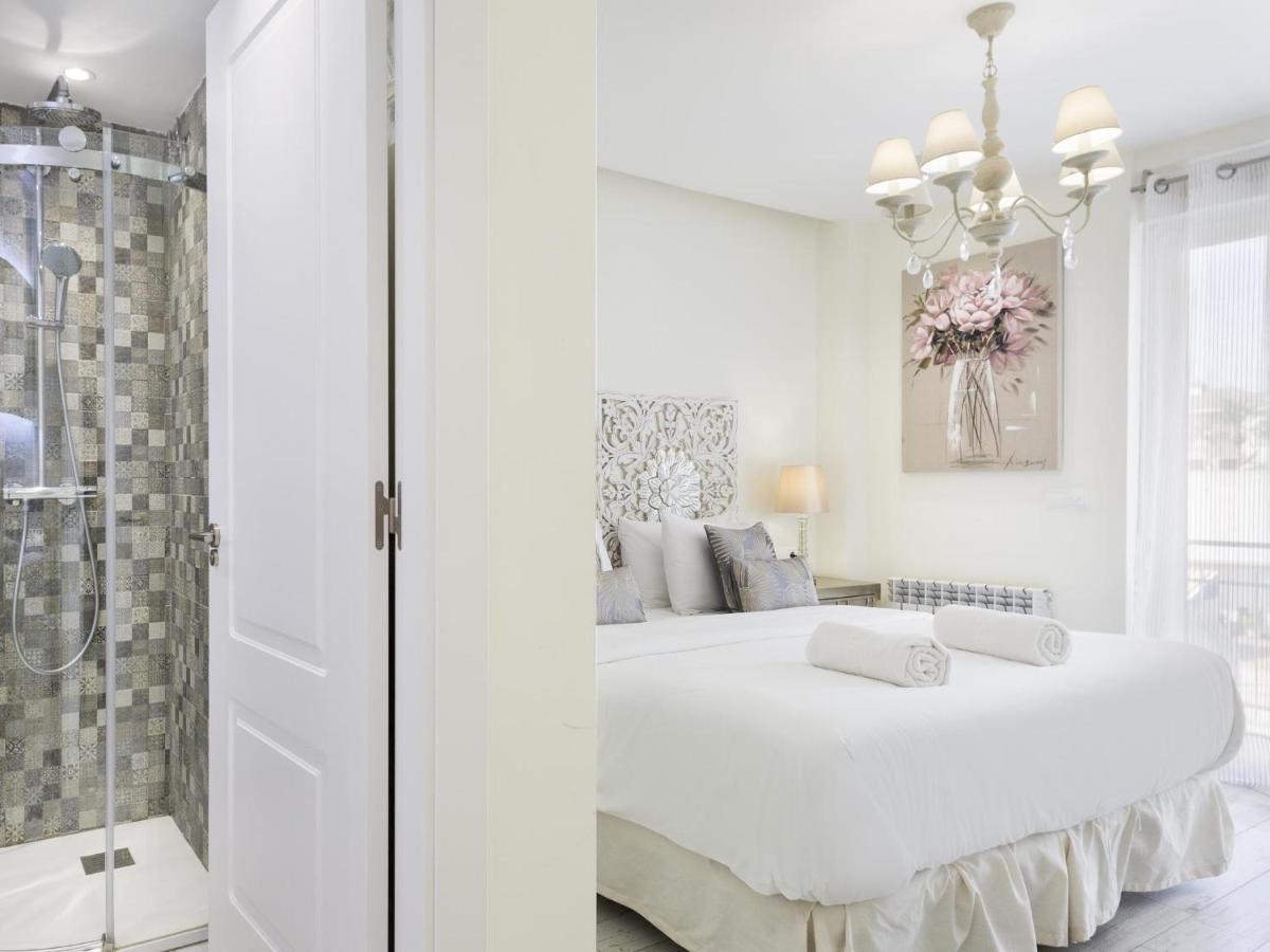 Sitges Spaces Mediterranean Apartments 5 Bedrooms, 4 Bathrooms, 75M2 Terrace, Centre Sitges- Sleeps 11 Экстерьер фото