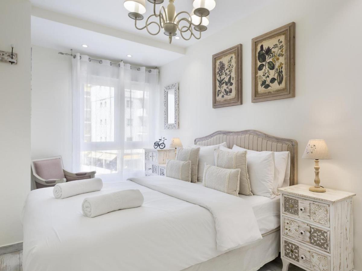 Sitges Spaces Mediterranean Apartments 5 Bedrooms, 4 Bathrooms, 75M2 Terrace, Centre Sitges- Sleeps 11 Экстерьер фото